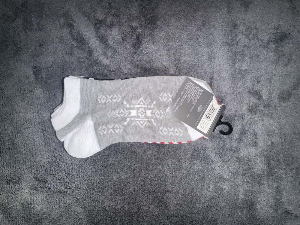Eddie Bauer Women's Pattern Low Socks 3-Pack - Picture 2 of 3